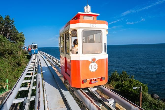 15 Days – Busan coastal sky capsule train